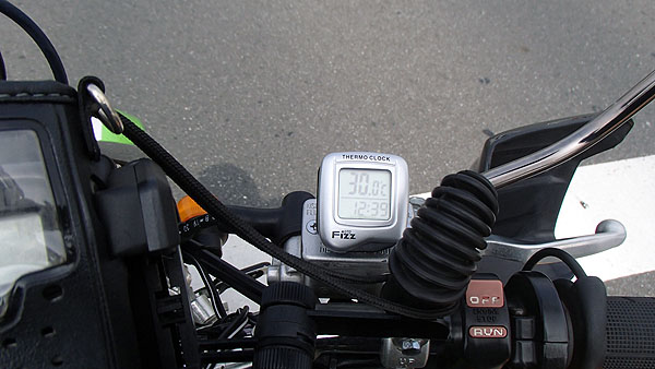 浜松付近の気温は３０℃